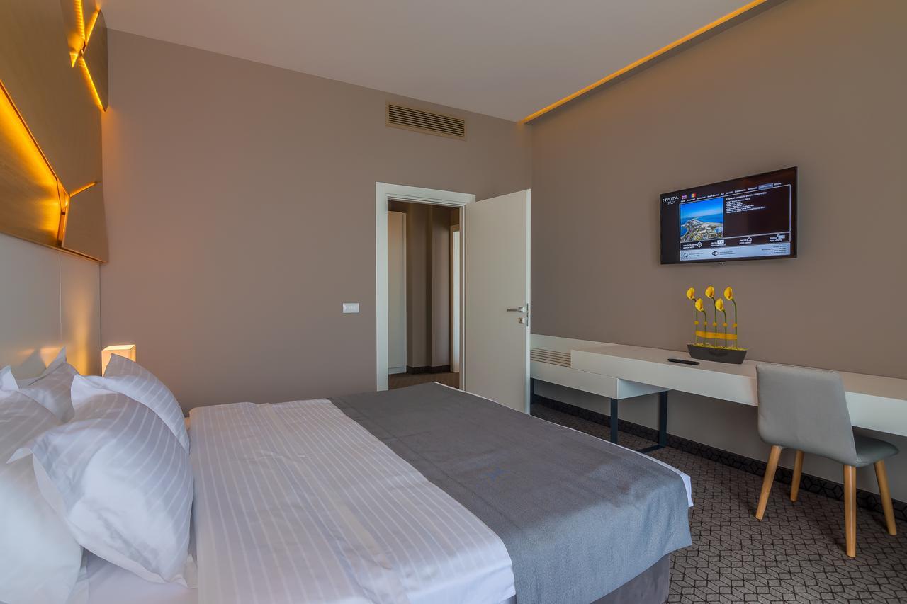 Nyota Hotel & Conference Center Mamaia Luaran gambar